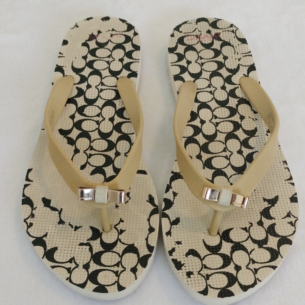 Women's Coach Amel Flip Flops Size 9-10